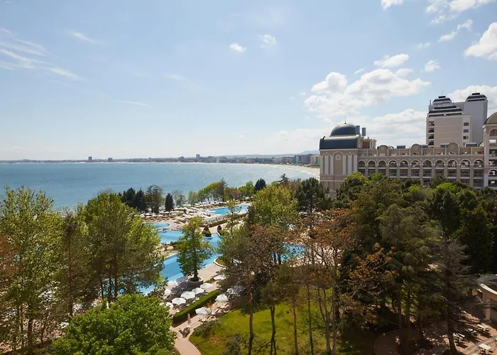 Отель Dreams Sunny And 5*