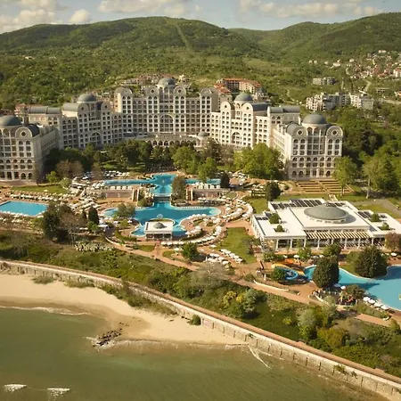 Хотел Dreams Sunny And 5*