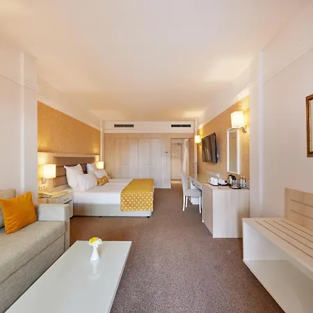 Szálloda Alua Sunny & 5*