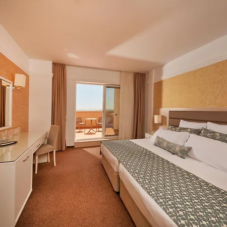 Dreams Sunny And 5* Napospart