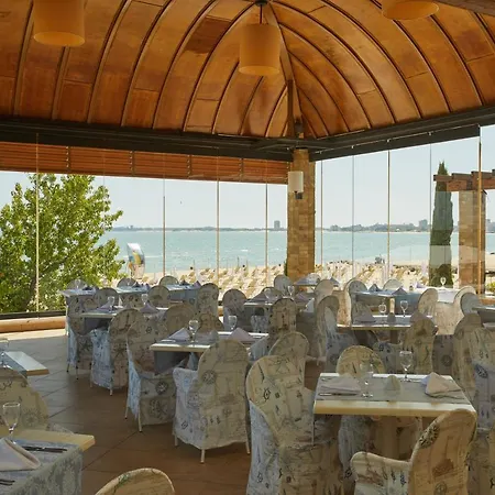 ホテル Alua Sunny Beach Resort & Spa サニービーチ